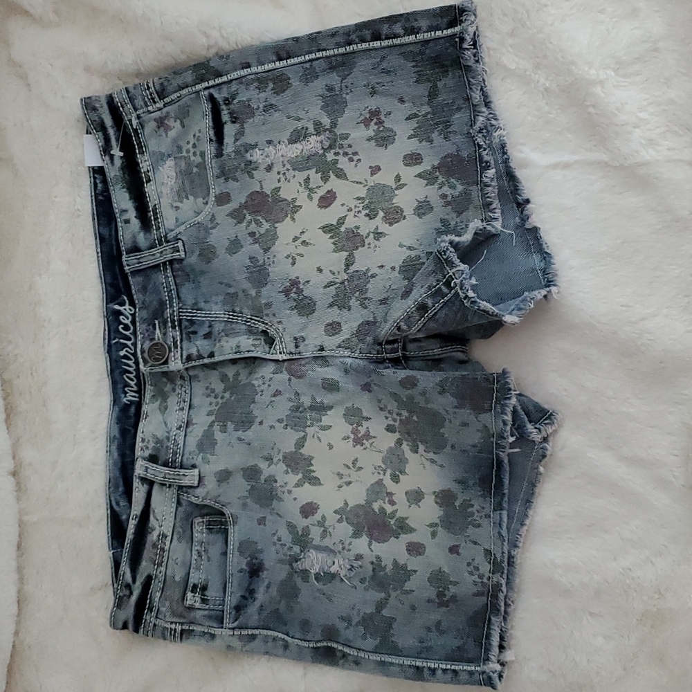 Maurices Kaylee Original Fit Floral Shorts NWT